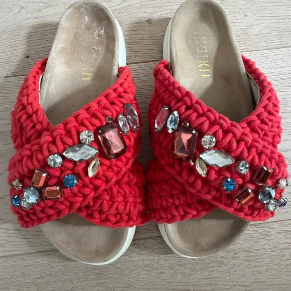 INUIKII
Slipper Woven Stones
Red color
Size 38 (7.5) - Picture 5 of 11